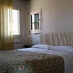 V Отель типа 