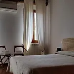 V Bed and breakfast