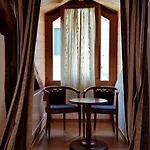 V Bed and Breakfast
