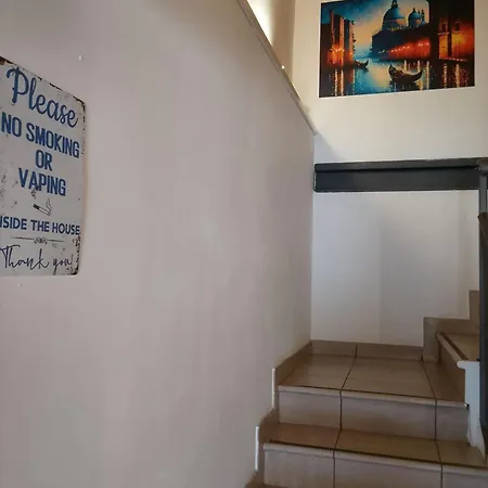 V Bed & Breakfast 3*