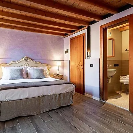 Bed & Breakfast V Venice