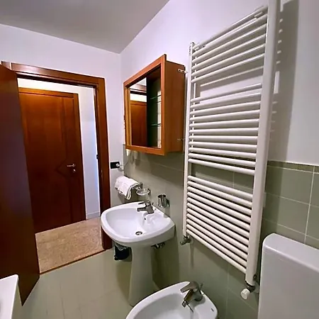 V Bed & Breakfast 3*