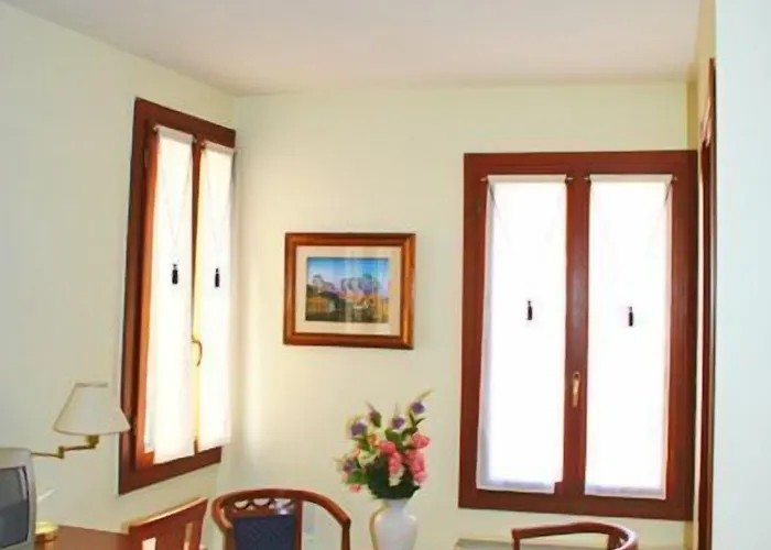 לינה וארוחת בוקר V ונציה