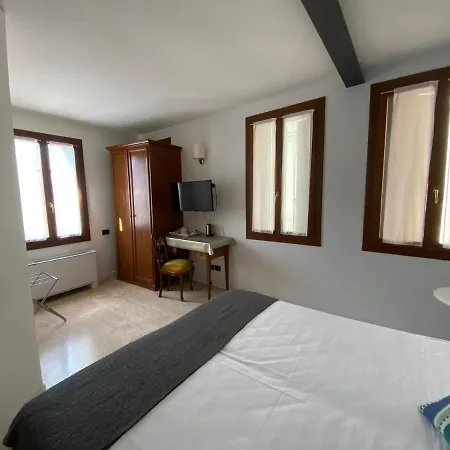 Bed and Breakfast V Βενετία