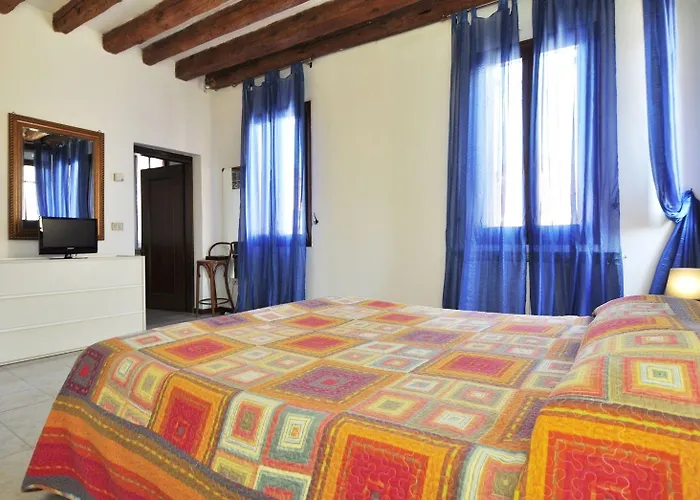 V Nice Rooms Bed and breakfast