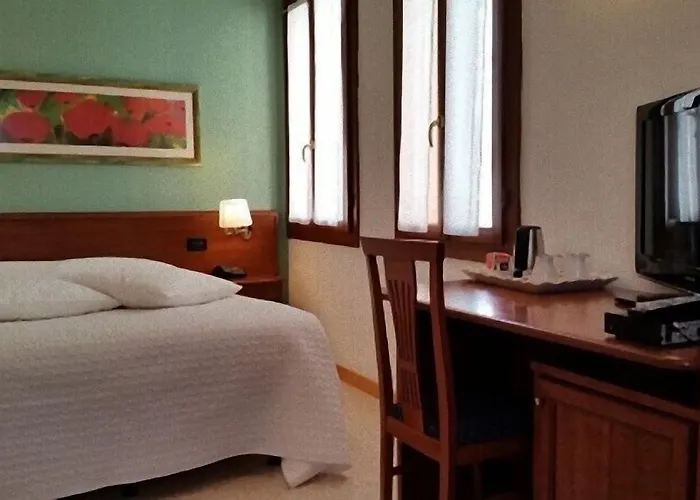 V Nice Rooms Bed and breakfast 3*